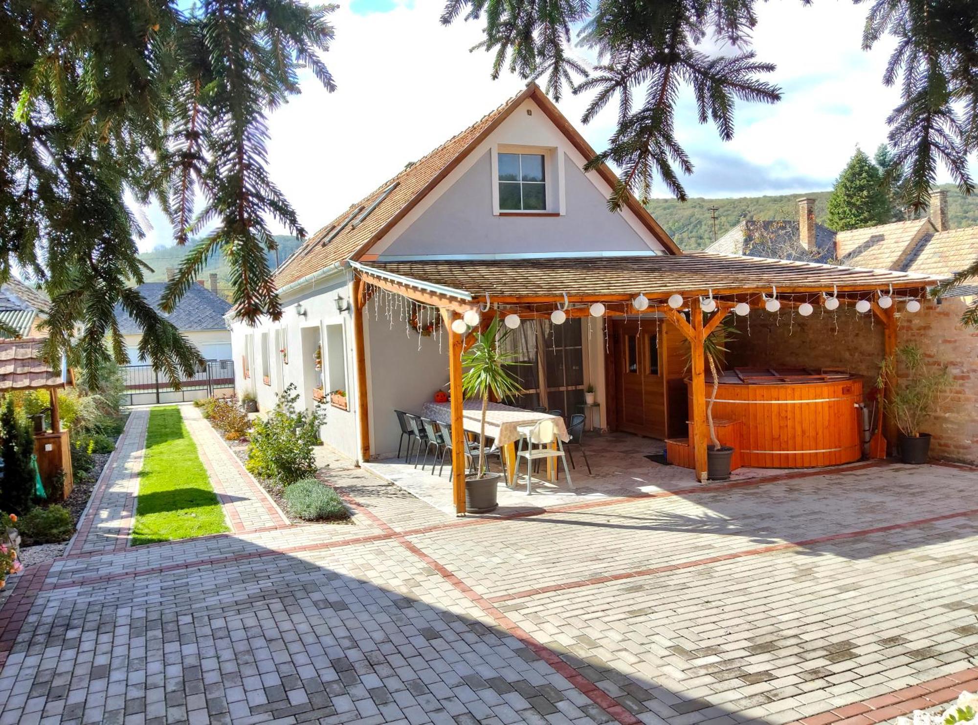 Borostyankut Wellness Home Bakonybél Exterior foto